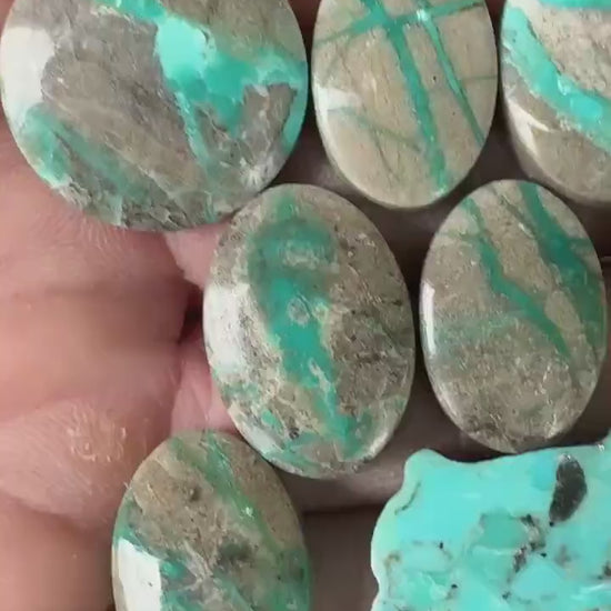 Natural carico Lake Ribbon Turquoise Cabochon